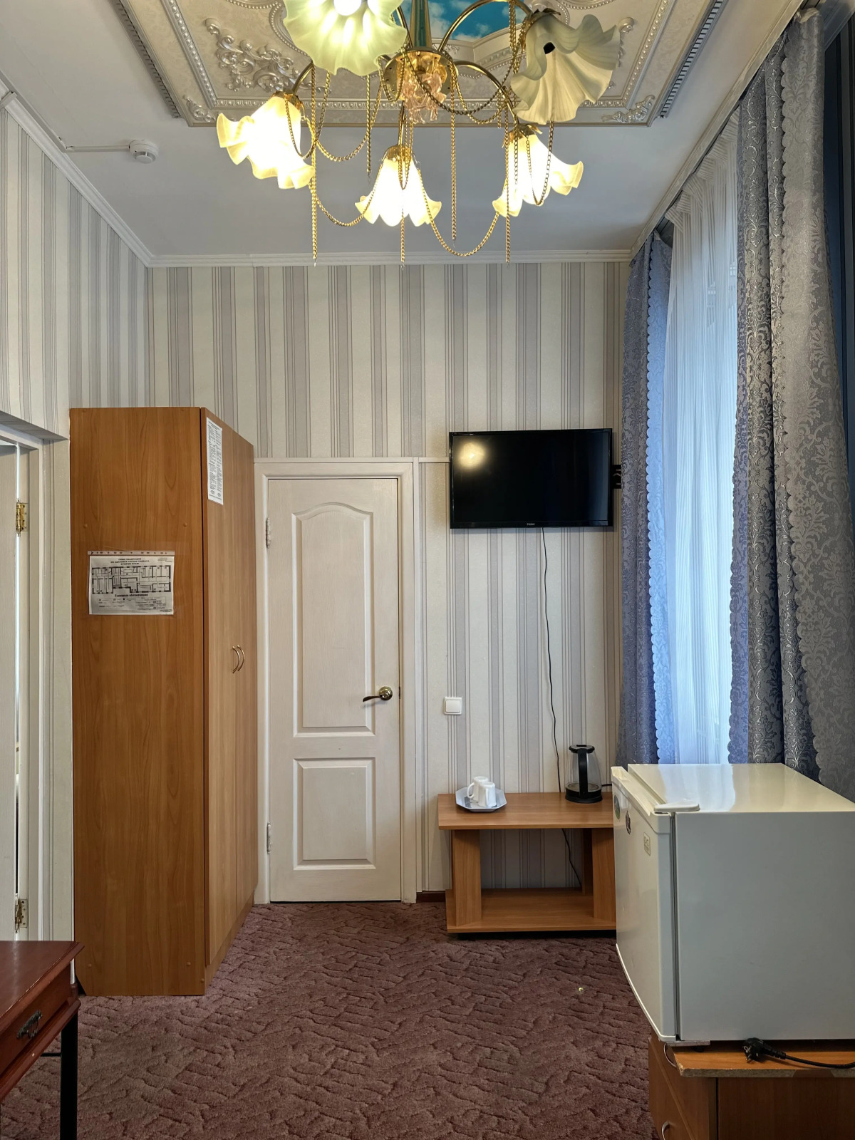 Отель Лотос