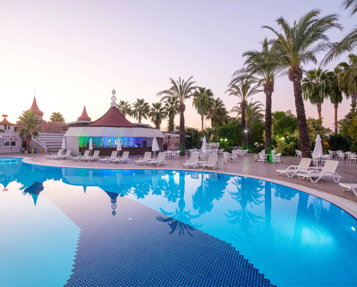 Aydinbey Famous Resort - Ultra All Inclusive