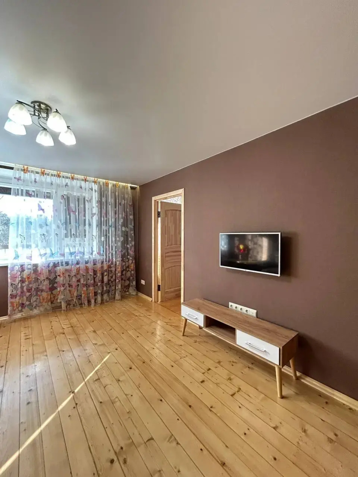 Квартира Уютная трехкомнатная на сутки у метро Могилевская, ООО Все рядом