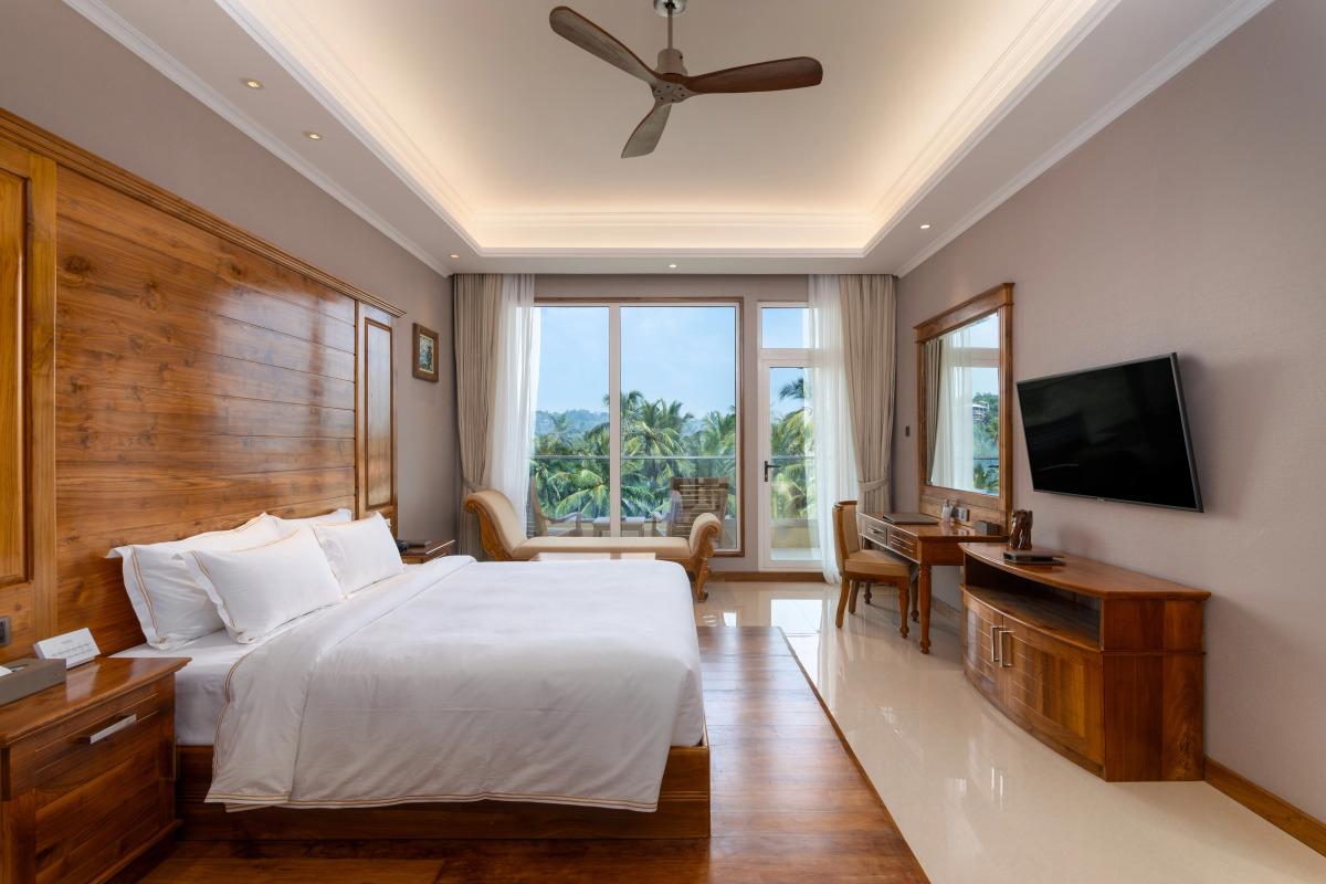 Отель Araliya Beach Resort and Spa