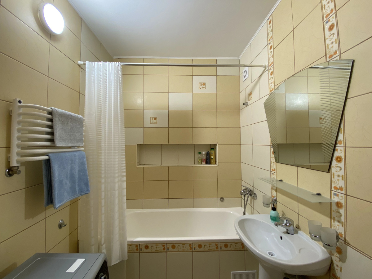 Квартира Двухкомнатная на Тихой у Парка Юность