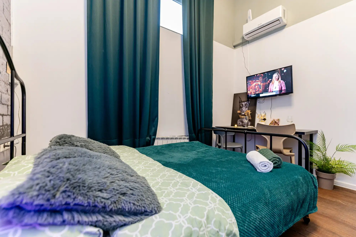 Апартаменты Жуковского 1/2/10с2 (303)