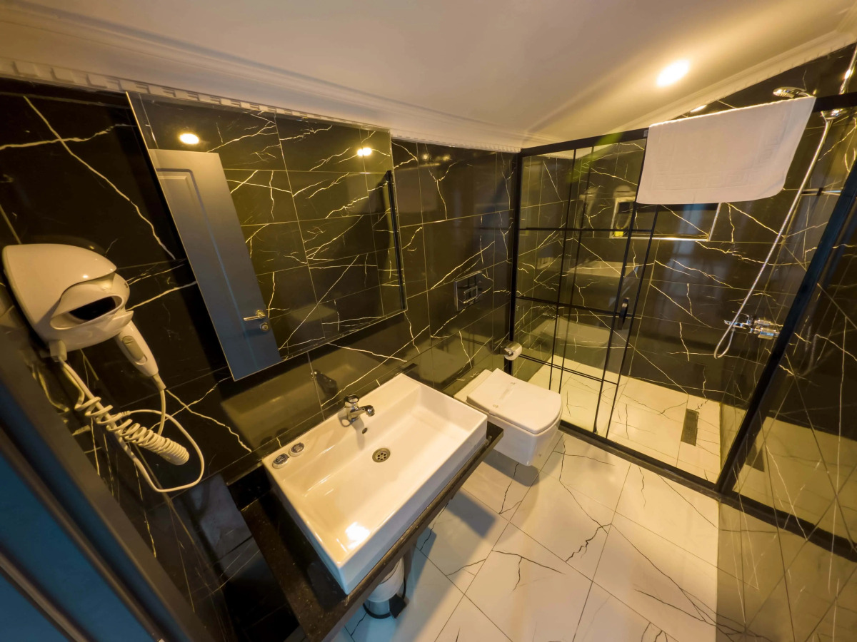 Отель Express Plus