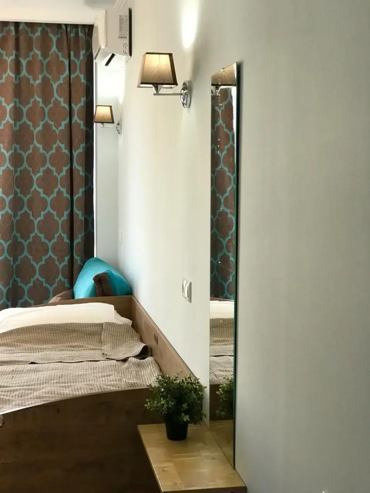 Апартаменты Маленькая студия с большим панорамным окном