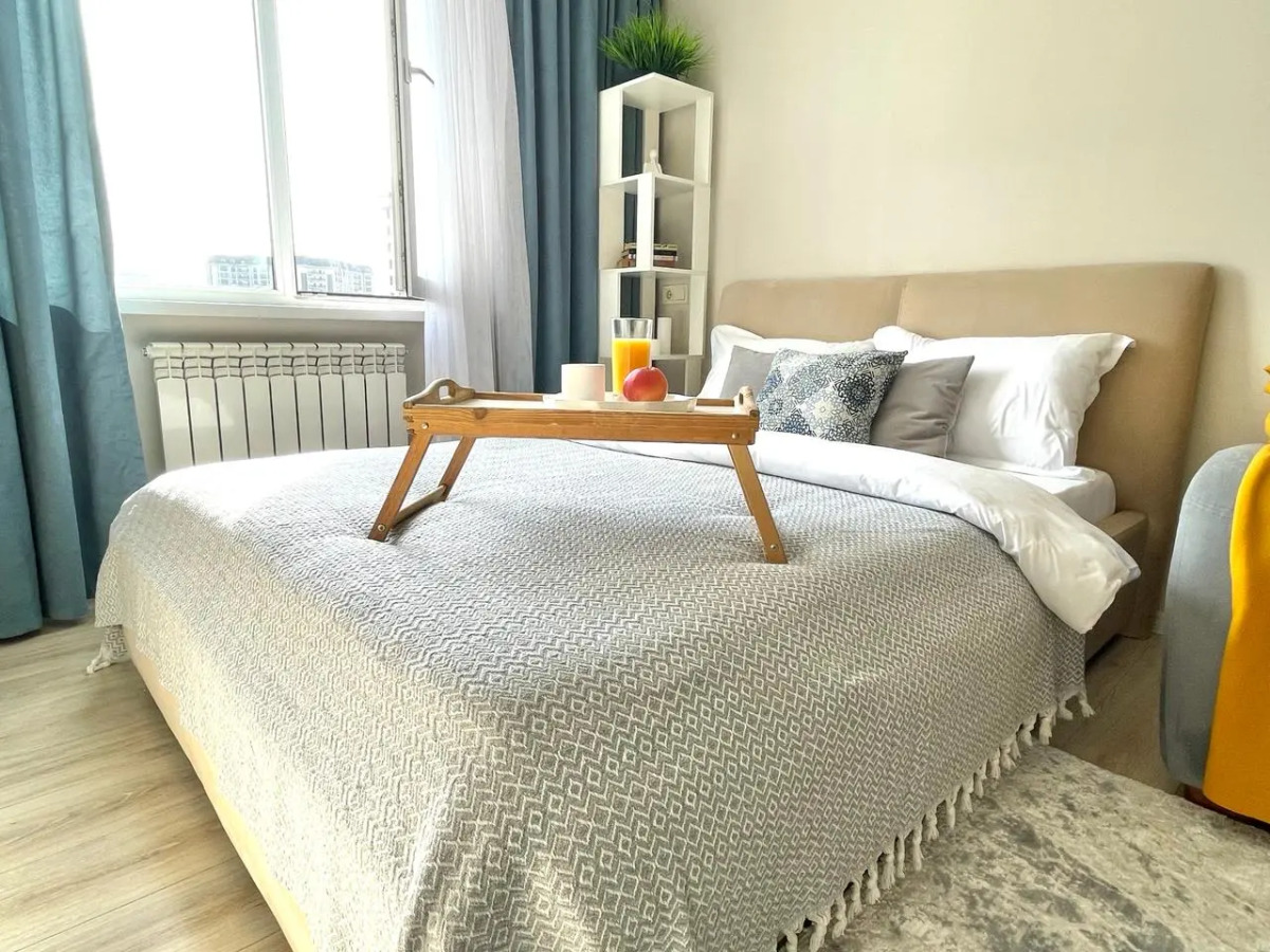 Апартаменты Студия День Ночь с Видом На Горы