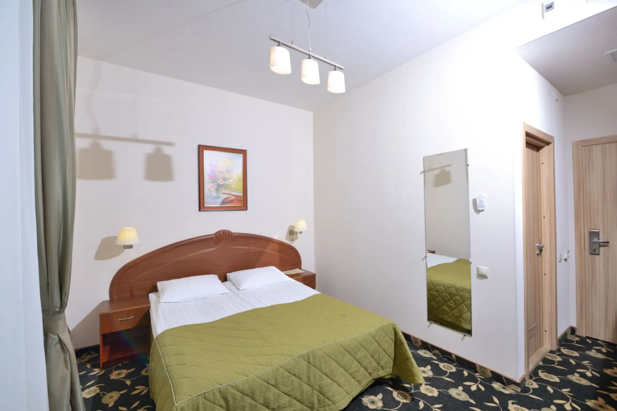 Отель Cronwell Inn Стремянная