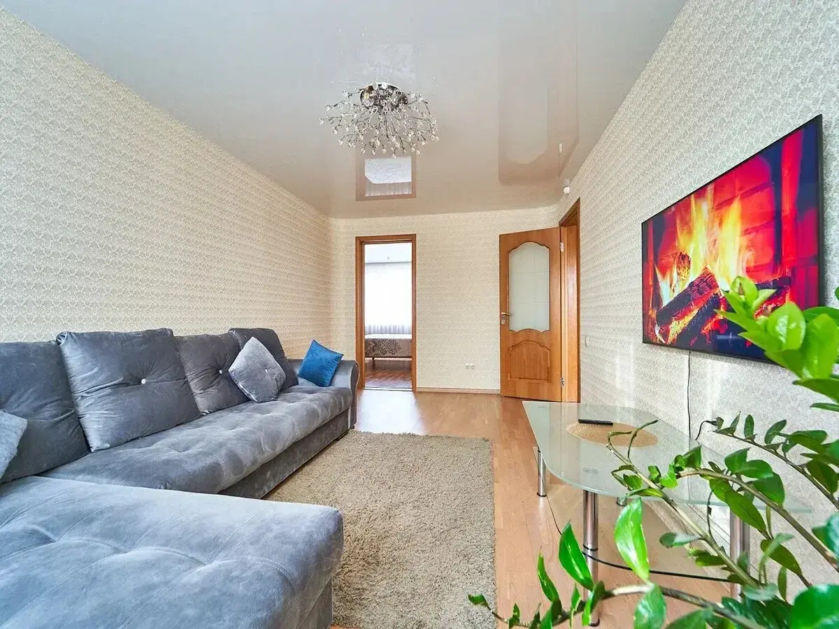 Квартира Большая 4-х комнатная квартира недалеко от центра