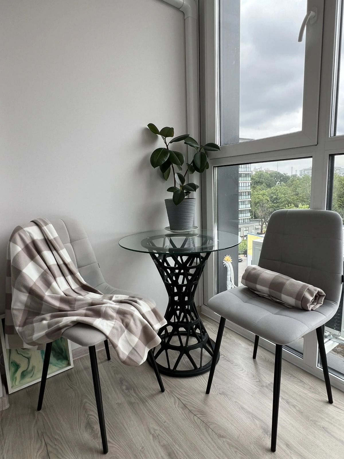 Квартира современная. Апартаменты Клен