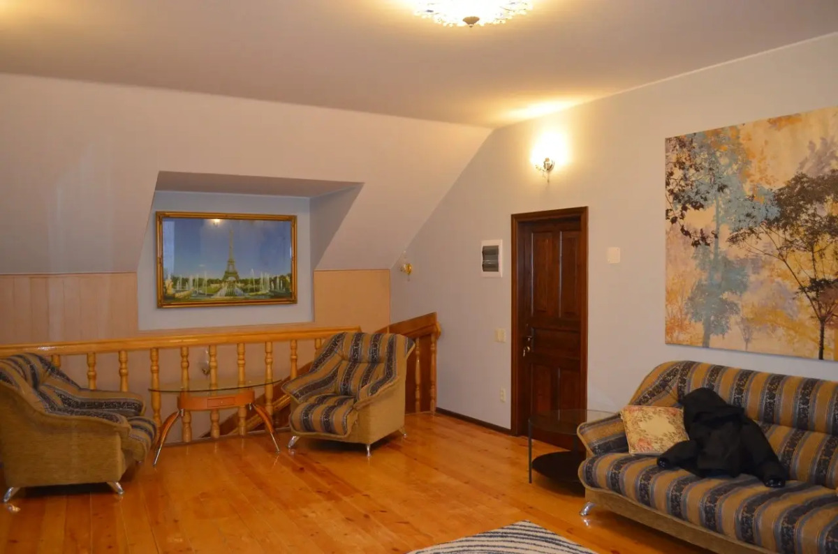 Частный Дом с Беседкой на Проспекте Дзержинского 25