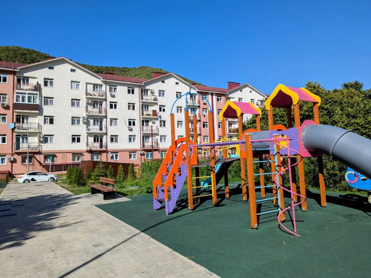 Квартира 65 м удобная для семьи напротив Казино с видом на горы