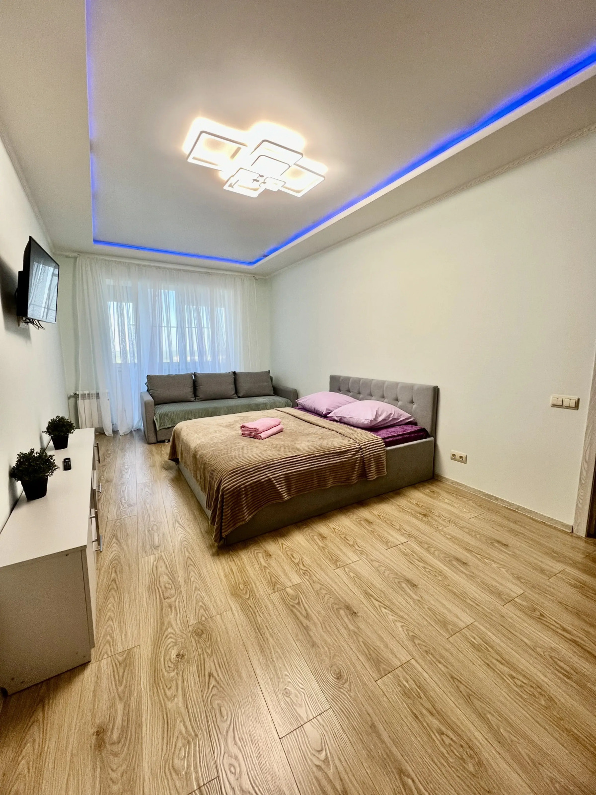 Квартира двухкомнатная в центре города в элитном доме