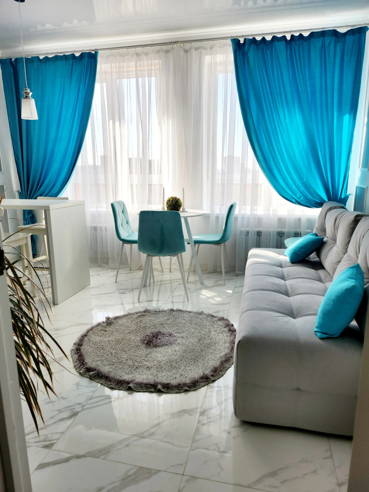 Квартира с видом на закат Родионова, 19