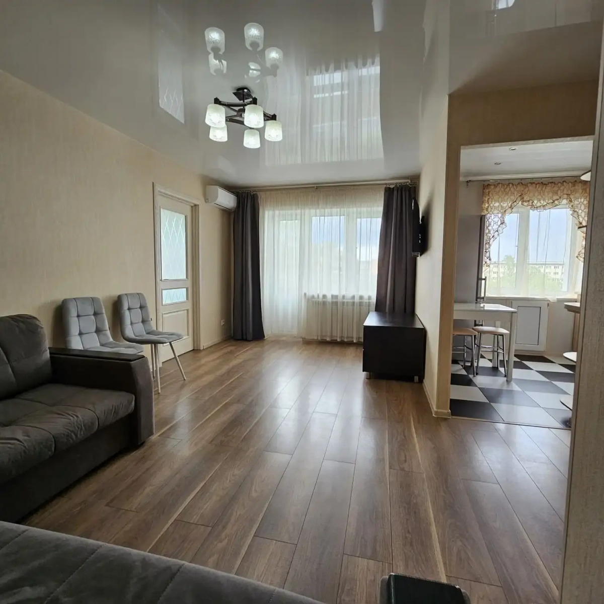 Квартира Уютная 2-х. комнатная квартира в самом центре города рядом с ПетрГУ