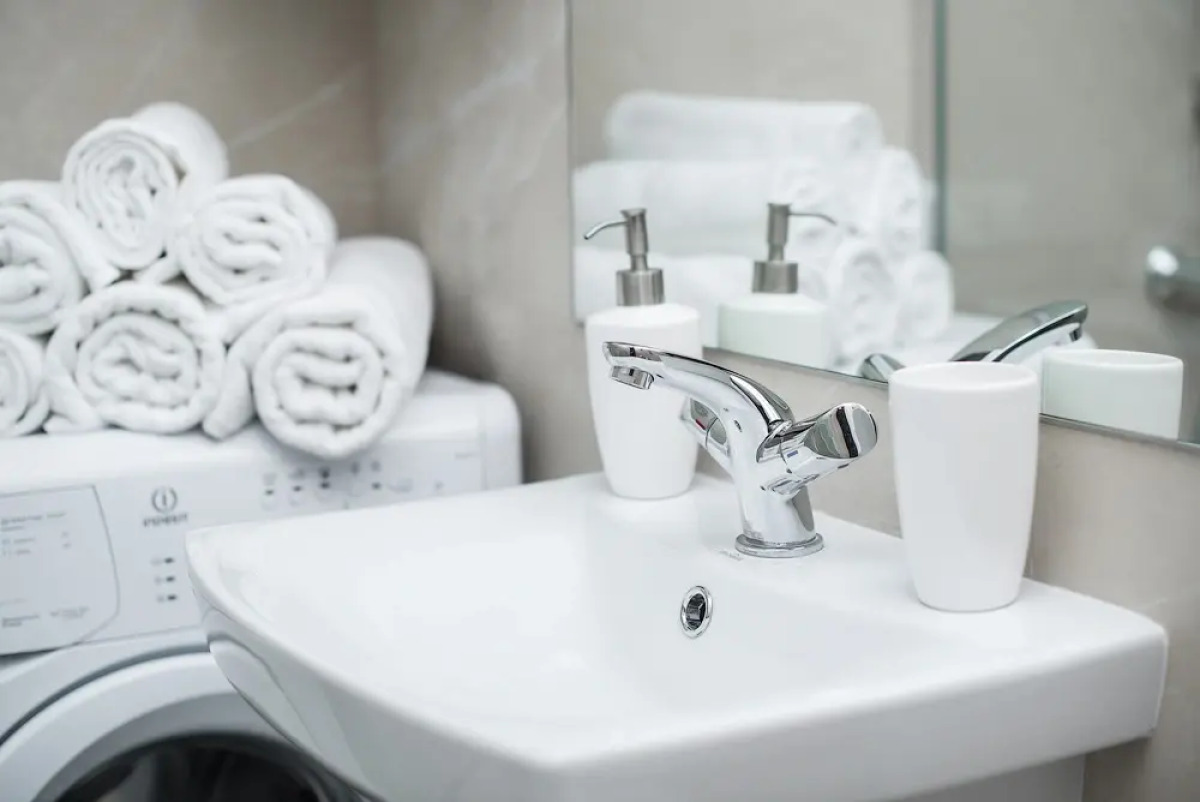 Апартаменты Тихая студия 38кв.м,напротив Центрального Парка,вокзал пешком