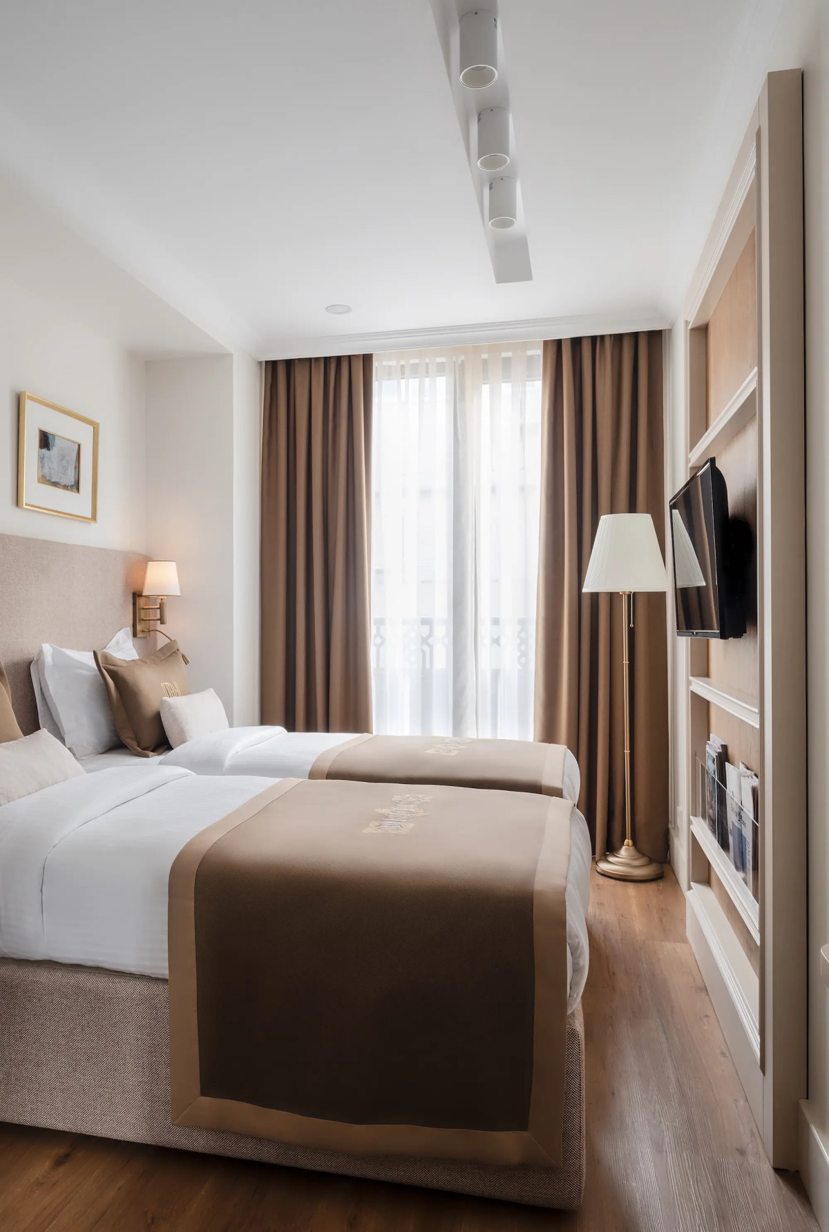 Отель Delita City