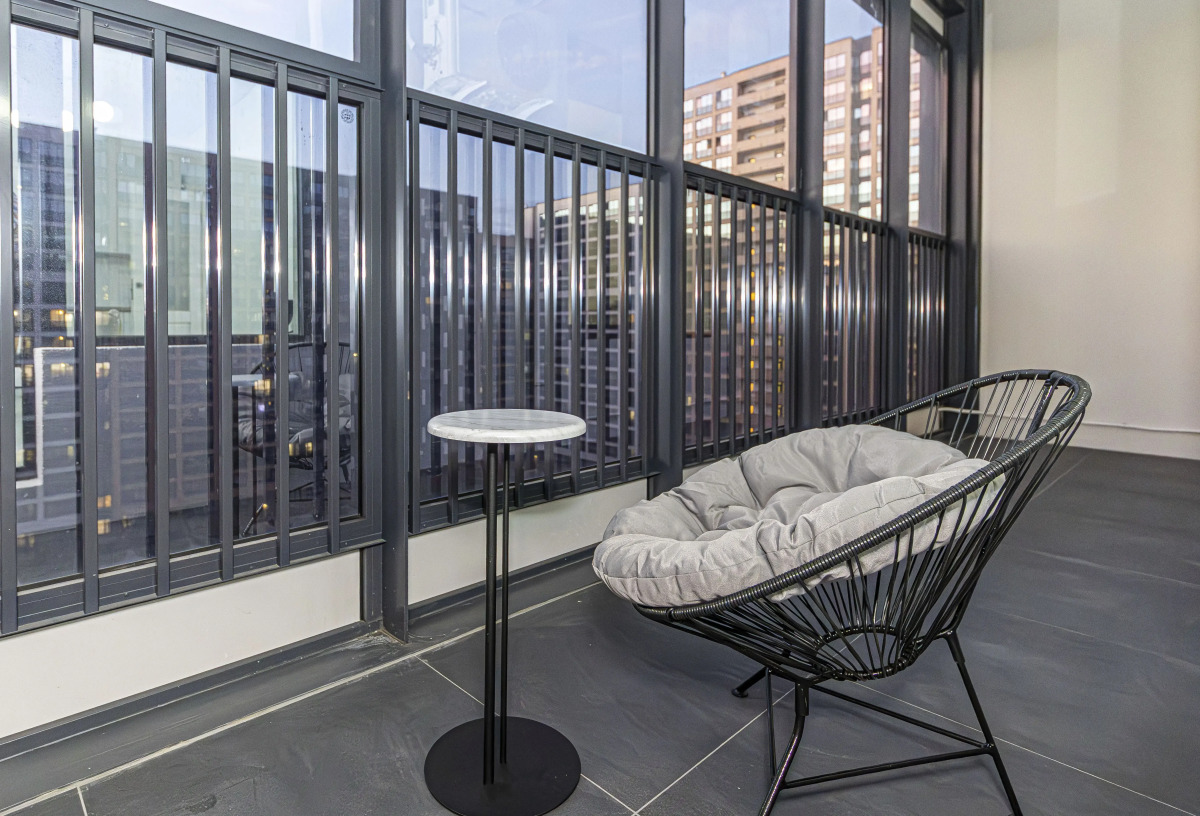 4flats MONOCHROME Квартира у набережной Невы в ЖК бизнес-класса