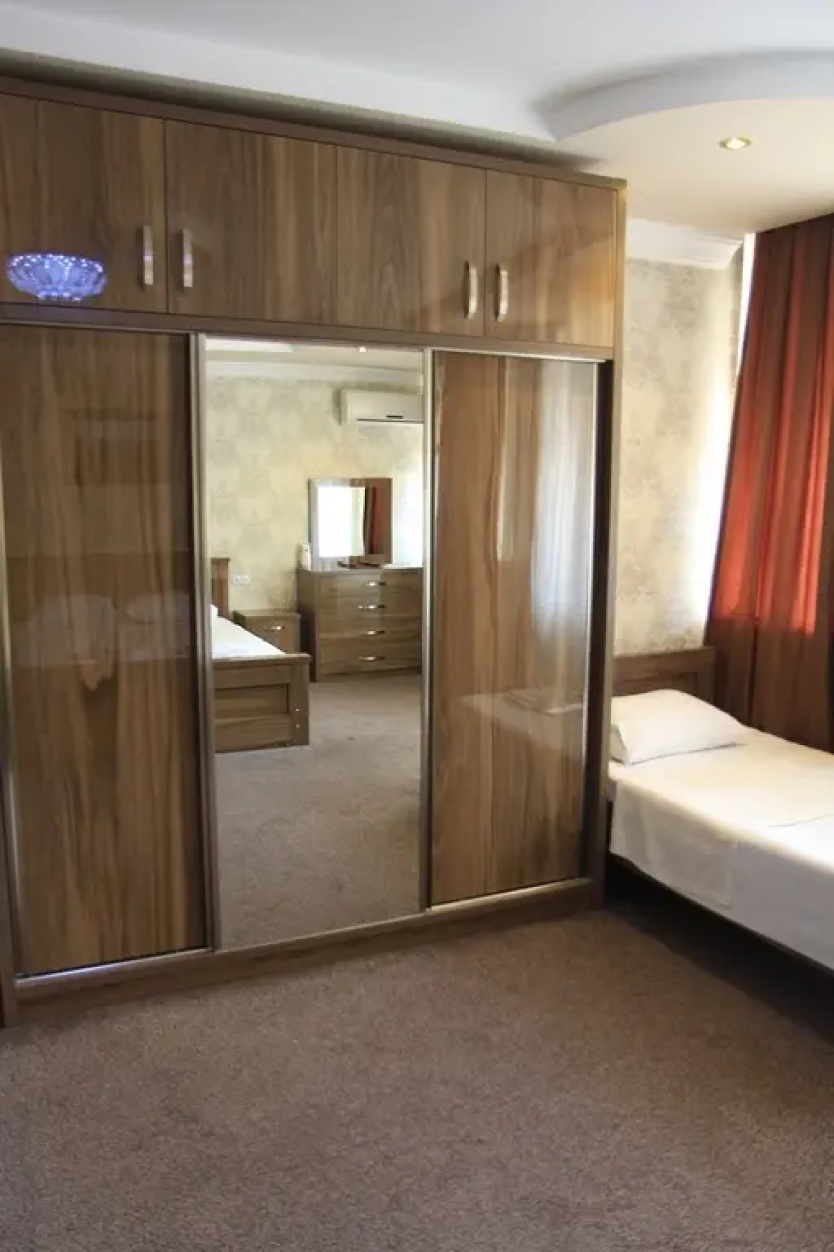 Отель New Palace Shardeni