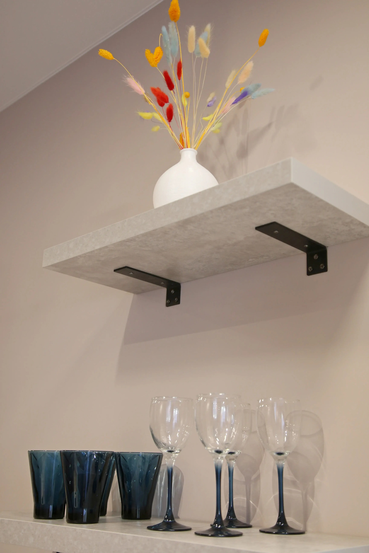 Апартаменты Уорхол - апельсин и капучино в интерьере с собственным двориком для BBQ в 10 минутах от центра