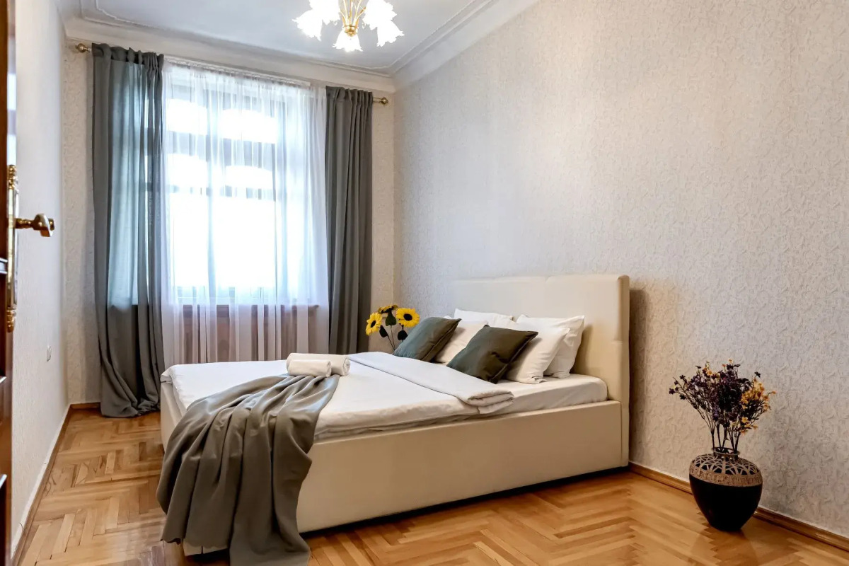 Апартаменты на Куйбышева Ирины Савельевой в центре курортного бульвара