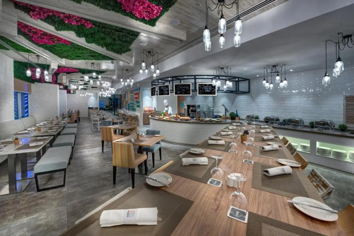 TIME Oak Hotel & Suites