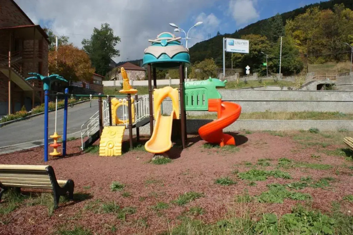 Отель Цахкаовит