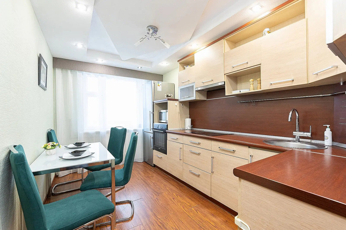 Апартаменты двухкомнатные  на Мещерском бульваре 3/3 .м.Cтрелка. Сова-Дом