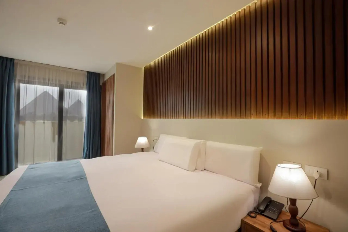 Отель Pyramid Front Hotel