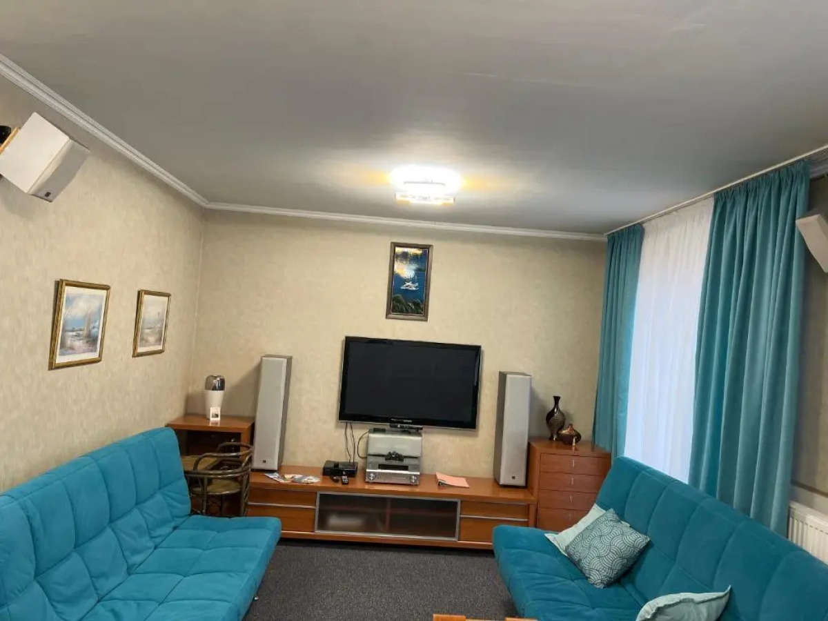 Апартаменты 3 комнаты в Центре рядом с Электричкой на Море