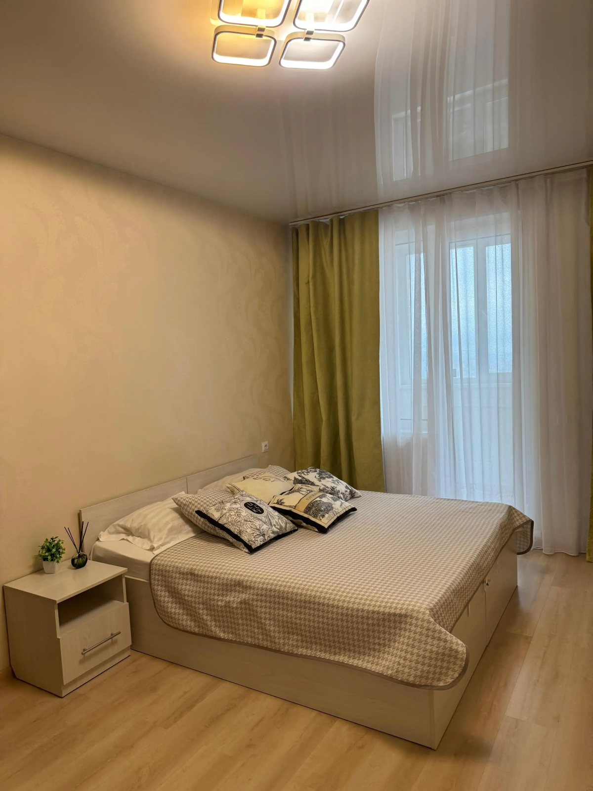 Апартаменты Green на Комарова 45