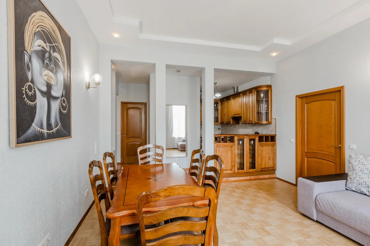 Апартаменты SpbStay с сауной на Невском проспекте 90