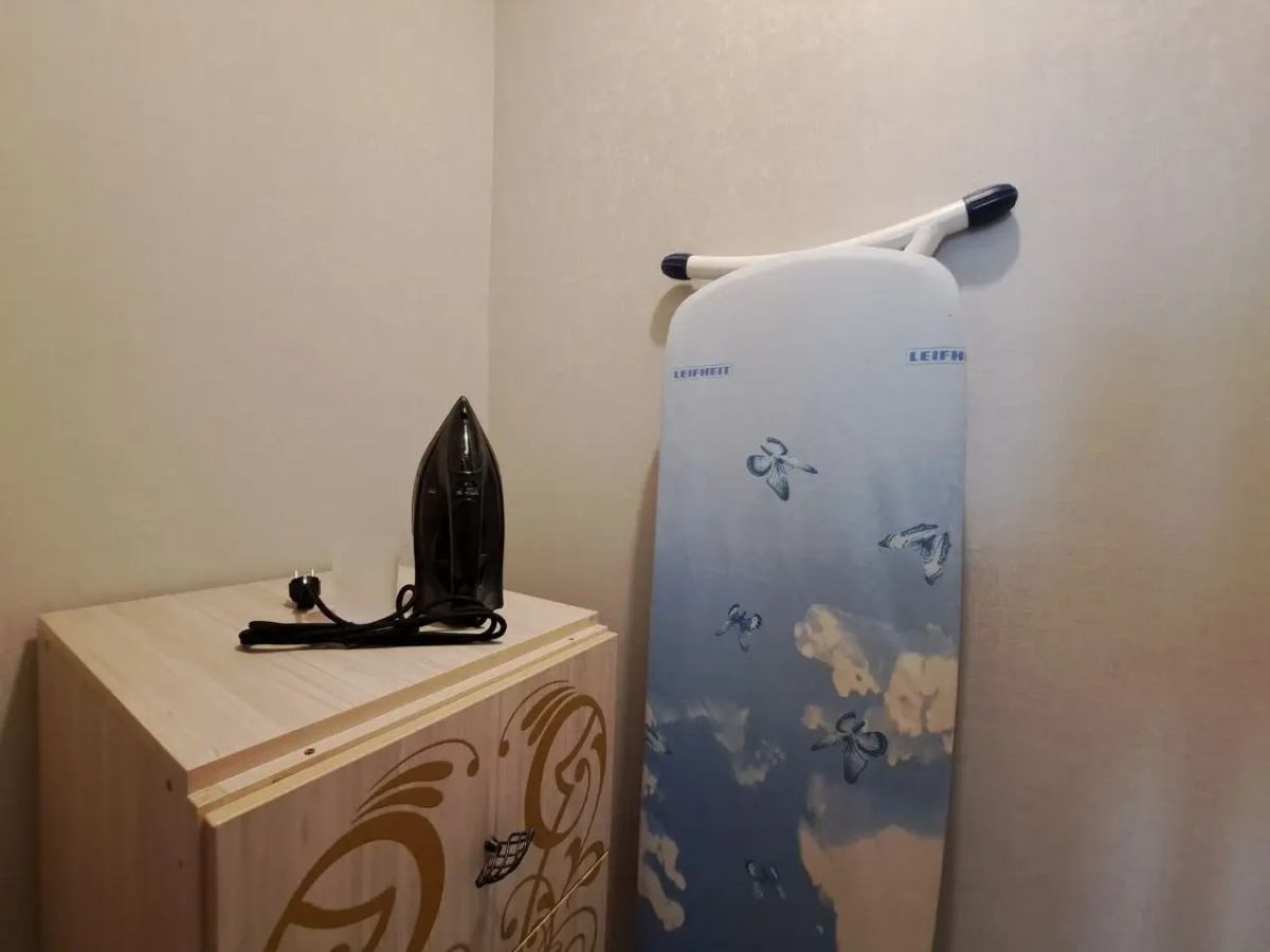 Жилое помещение 2-к квартира у метро Молодежная с яркими закатами