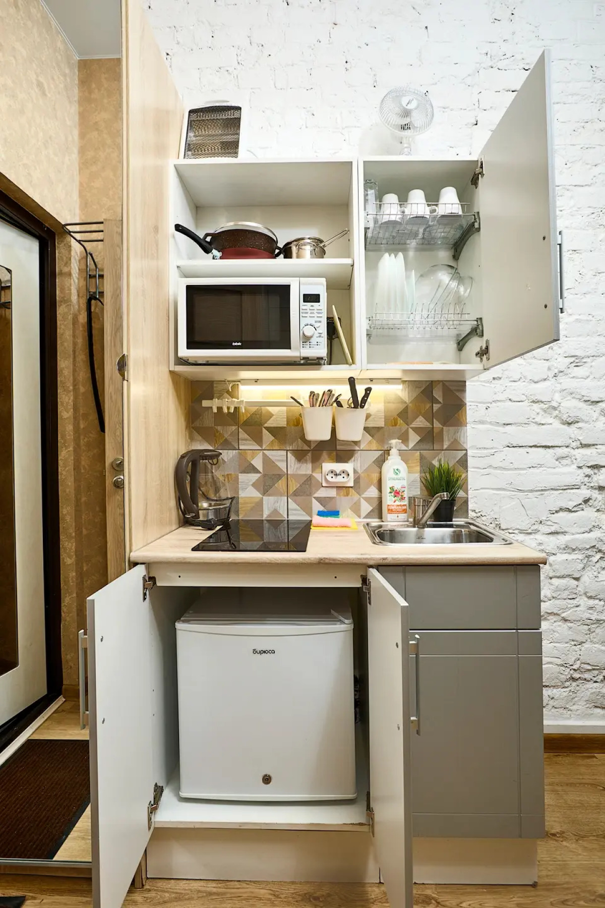 Меблированные комнаты LULLABY HOTELS Захарьевская 15