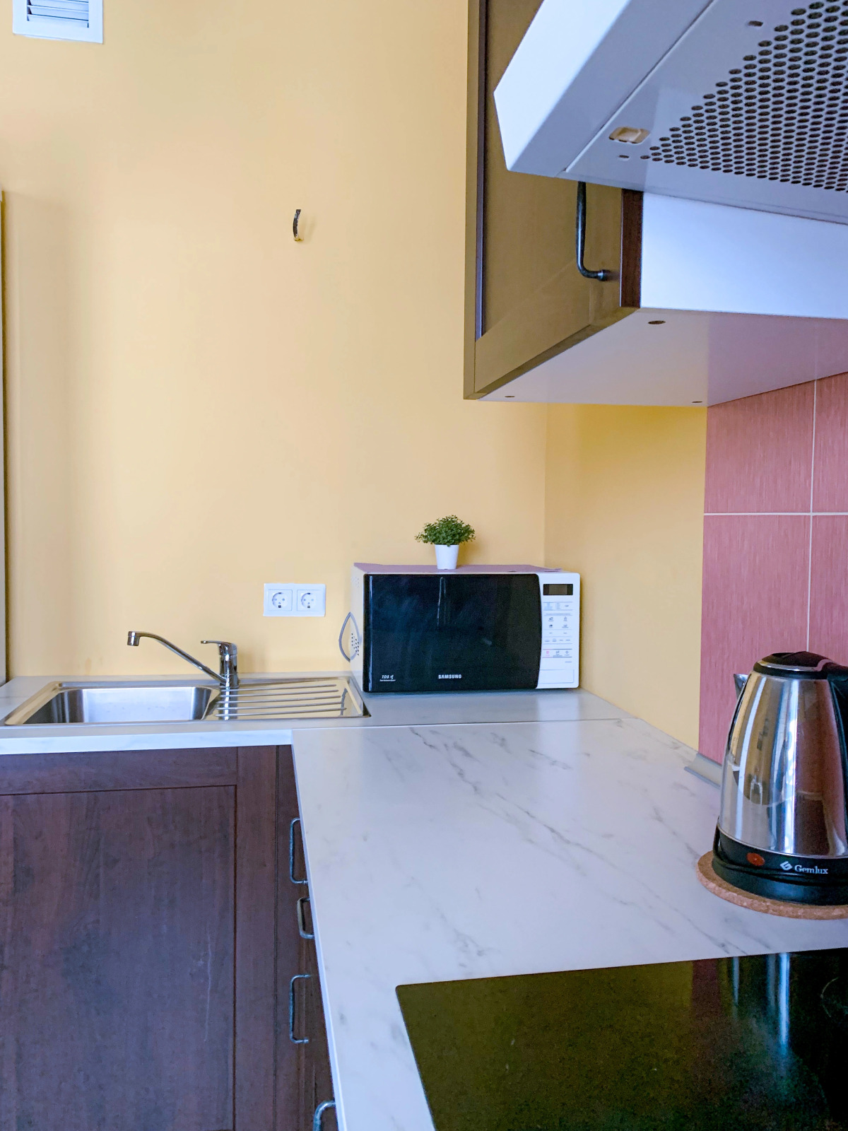 Апартаменты Уютная квартира возле ТЦ Москва