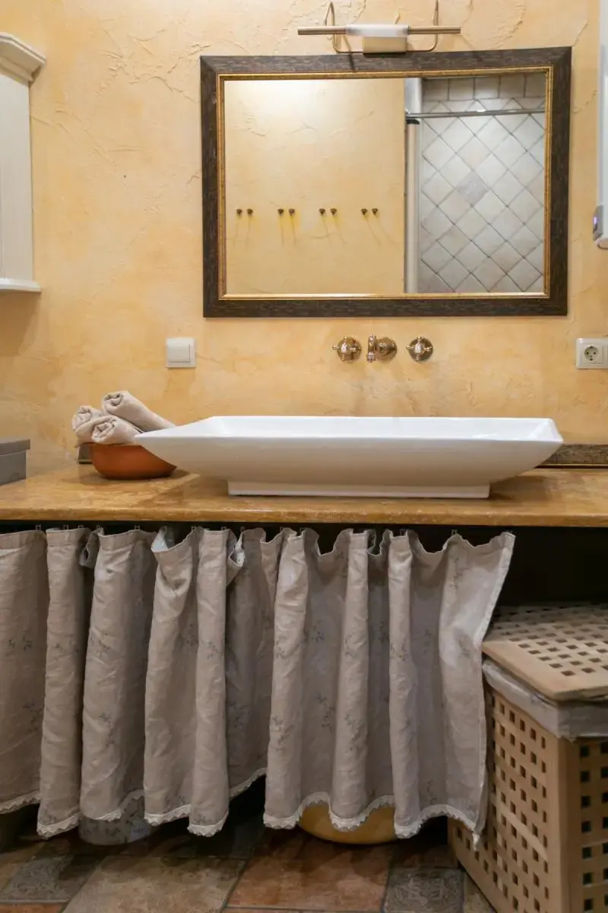 Апартаменты четырёхкомнатные в центре города