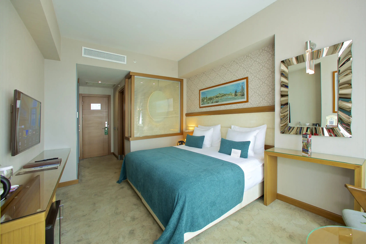 Momento Golden Horn Hotel