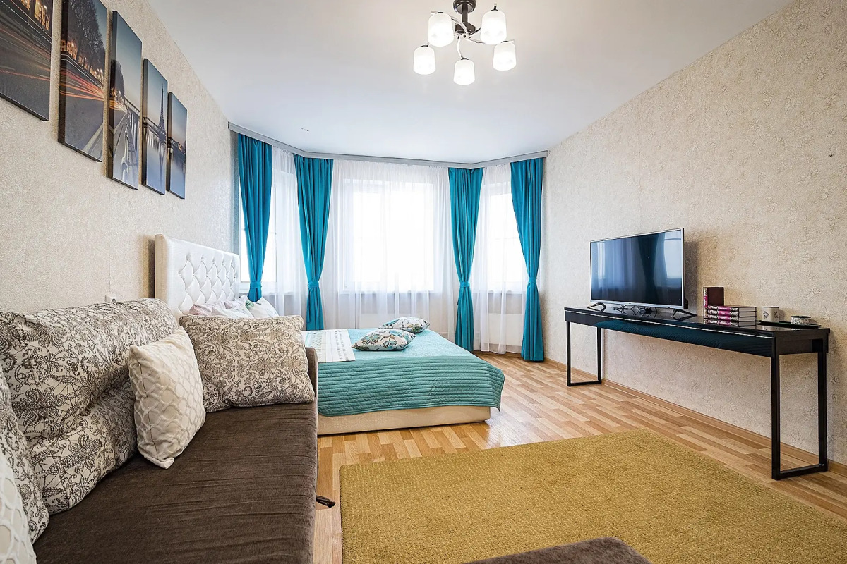 Апартаменты двухкомнатные c видом на Волгу на Волжской набережной  25, м.Cтрелка. Сова-Дом