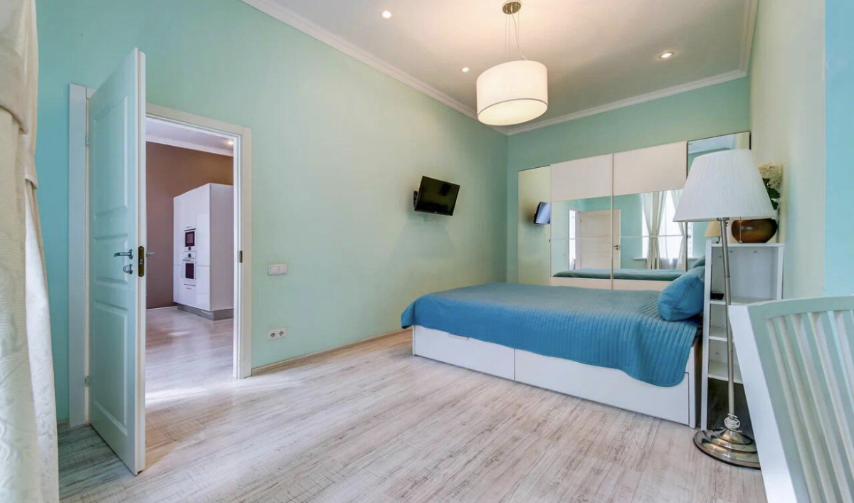 Апартаменты SweetHome на Мойке 44