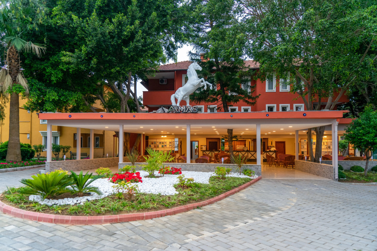 Armas Green Fugla Beach