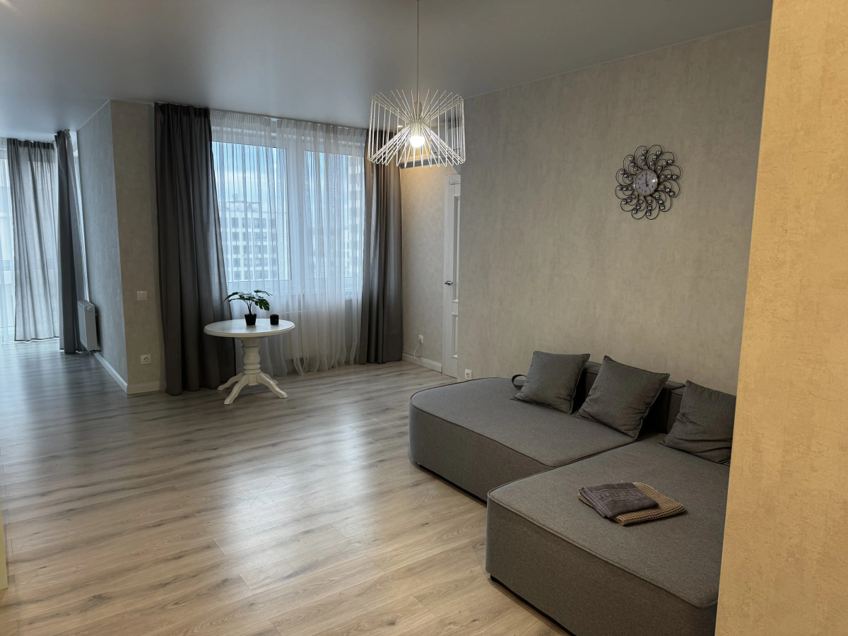 Квартира Современная трёшка возле Dana Mall