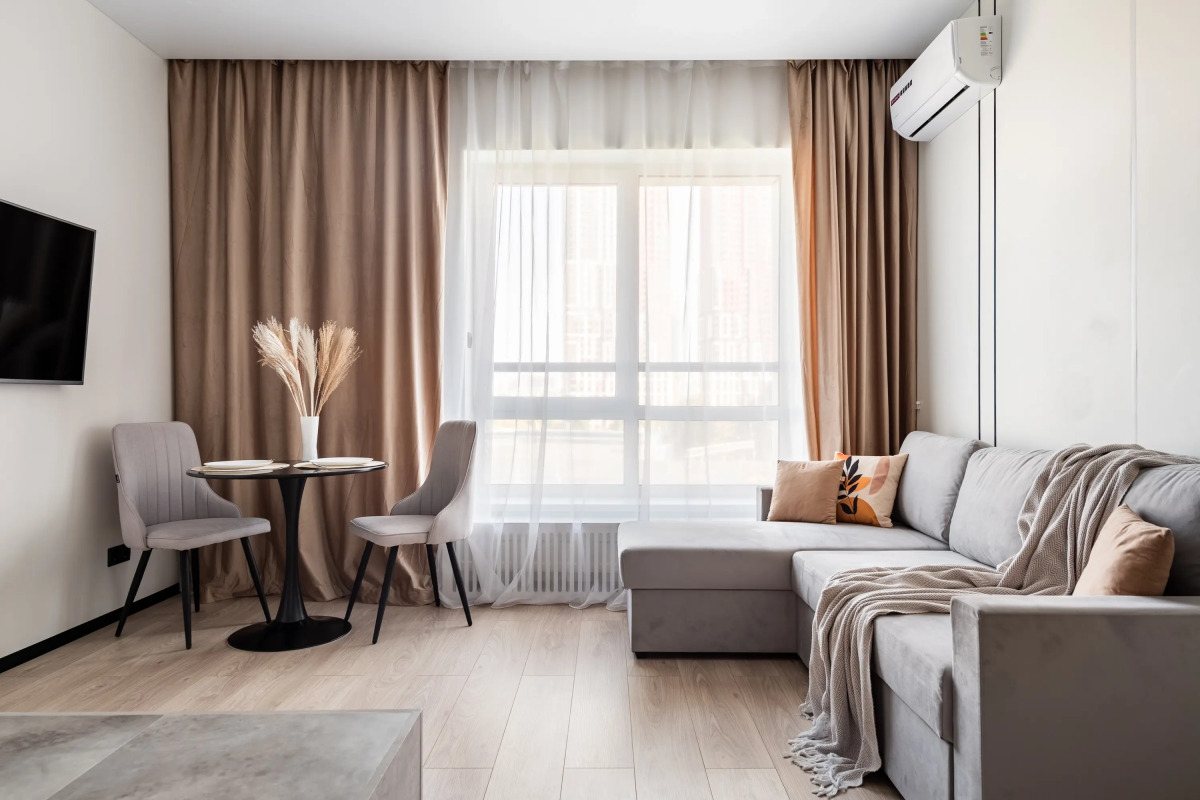 Квартира С Подиумом и выдвижной кроватью дизайнерская