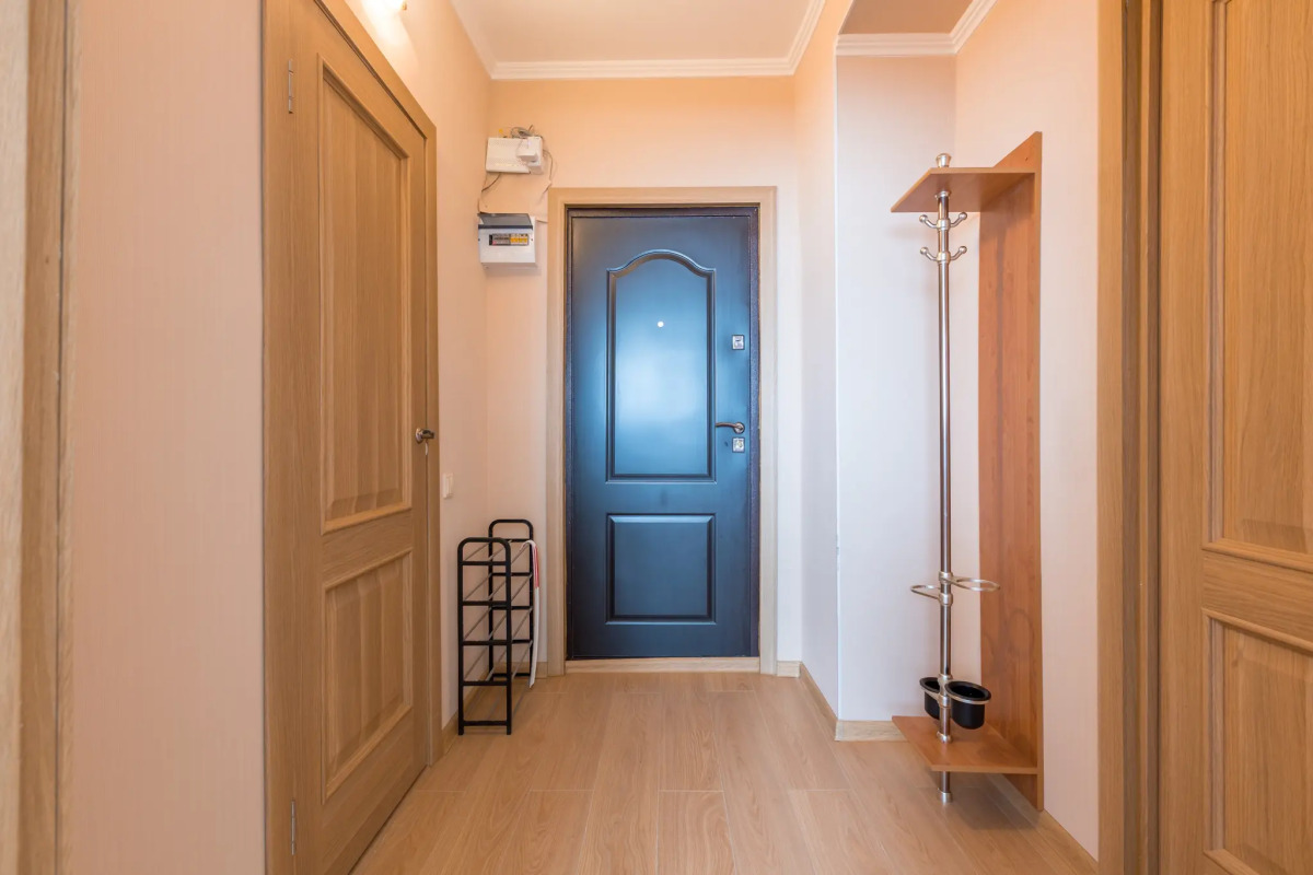 Апартаменты Гости Любят у метро Римская Бежевая