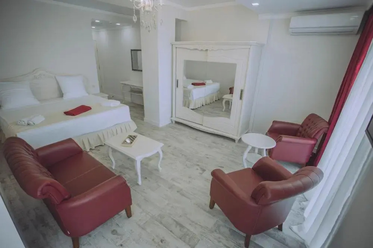 Отель Royal Medis