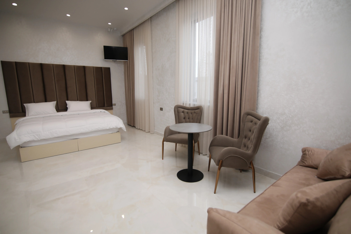 Отель Louvre Home