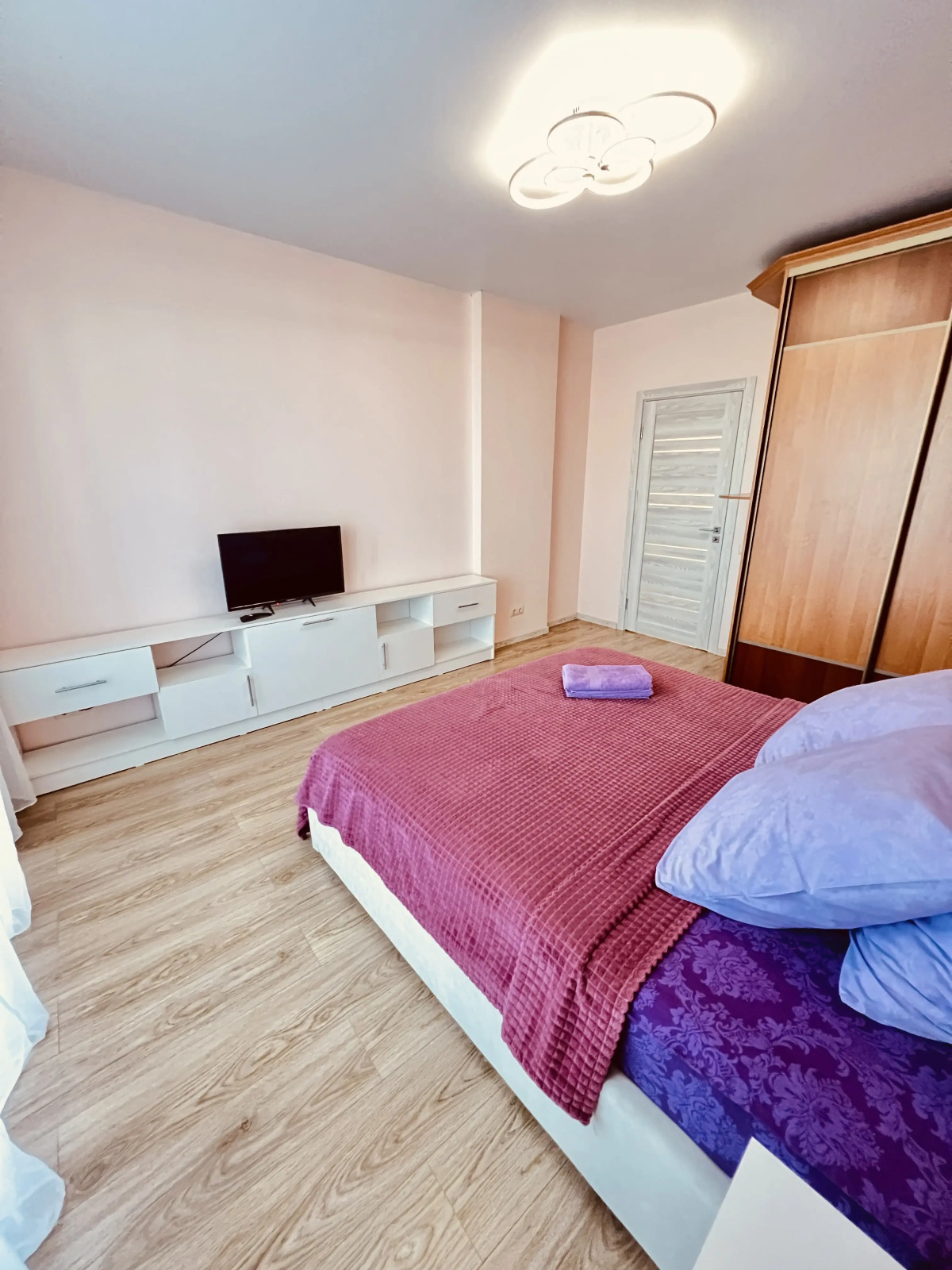 Квартира двухкомнатная в центре города в элитном доме