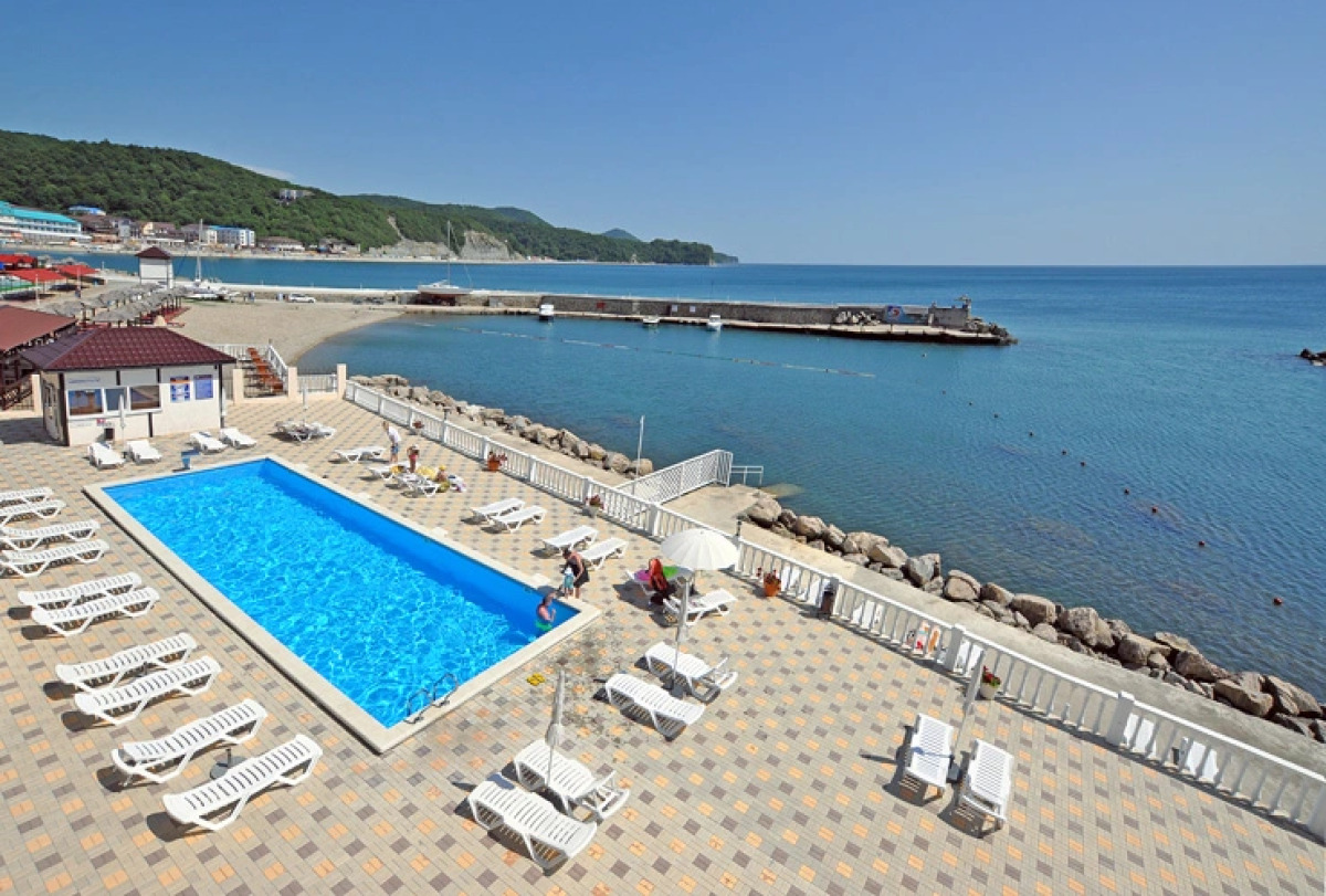 Курортный отель и яхт-клуб Торнадо