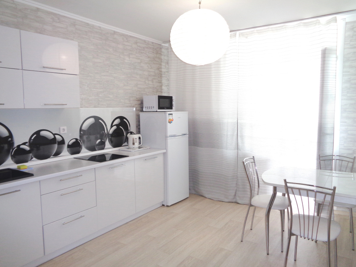 Апартаменты  Авиаторов 42