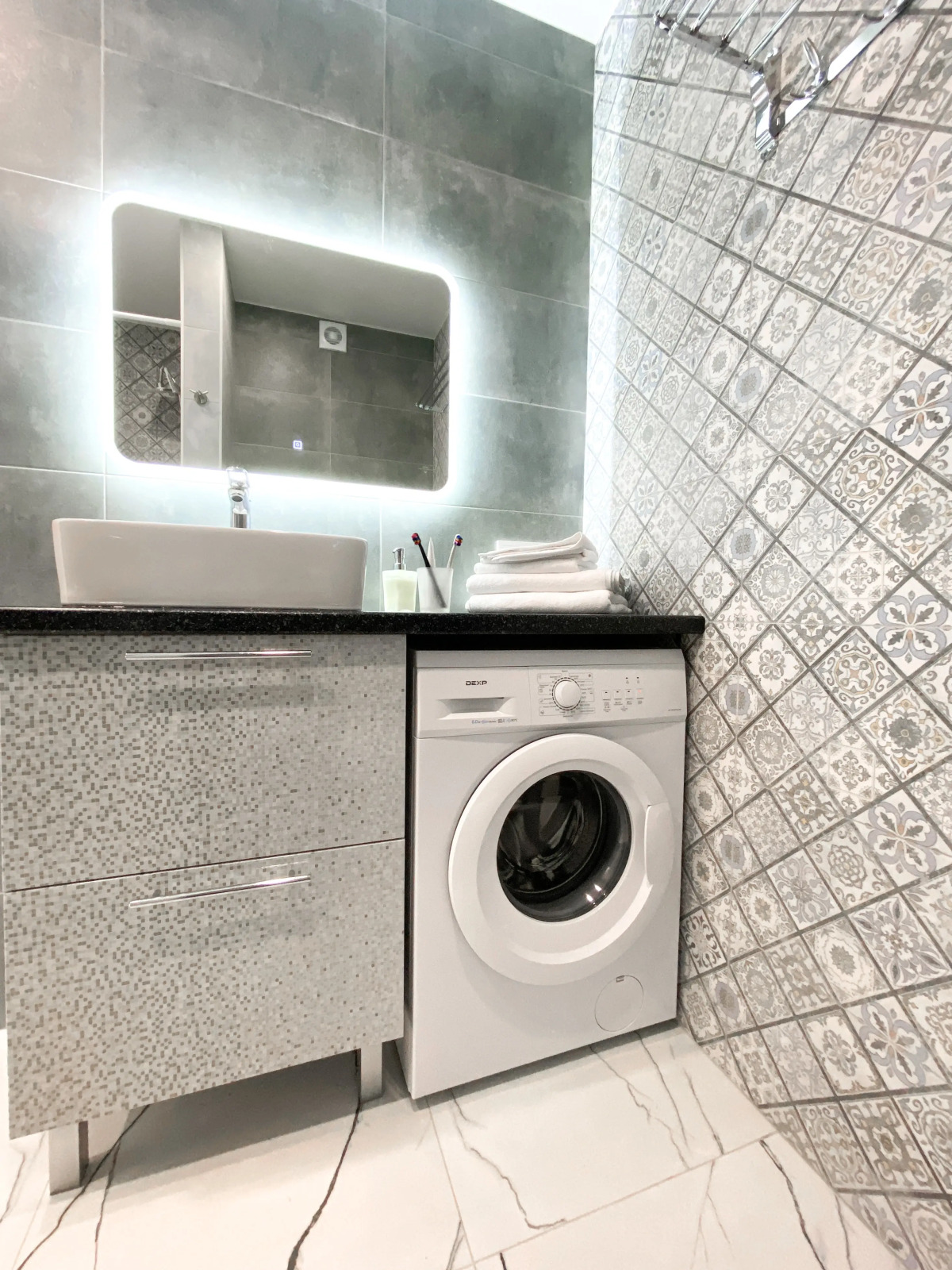 Апартаменты-студия 30 кв.м. с двуспальным диваном и балконом, с 3 по 6 этаж