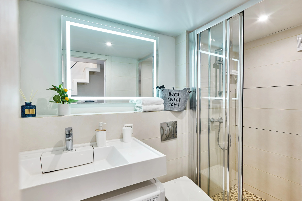 Апартаменты EasyGuest в ЖК Бизнес-класса "Loft Fm"