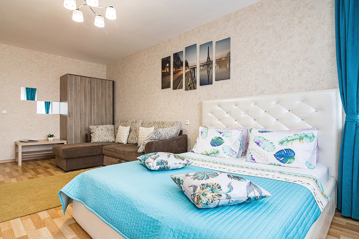 Апартаменты двухкомнатные c видом на Волгу на Волжской набережной  25, м.Cтрелка. Сова-Дом