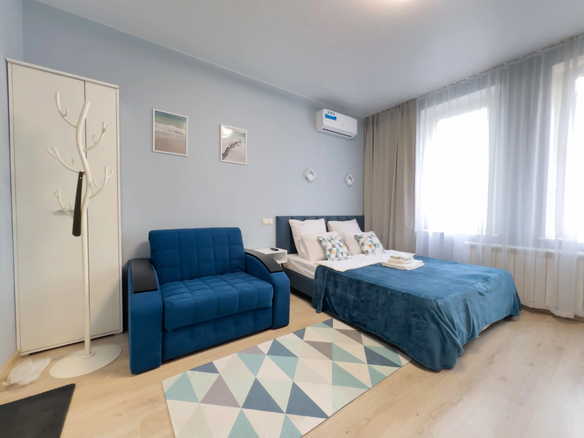 Квартира студия в голубых тонах